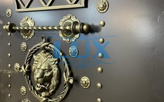 входная дверь ДСК - 40 с порошковым напылением и декоративной ковкой - элементы ковки